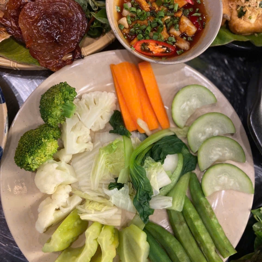 Rau củ luộc kho quẹt