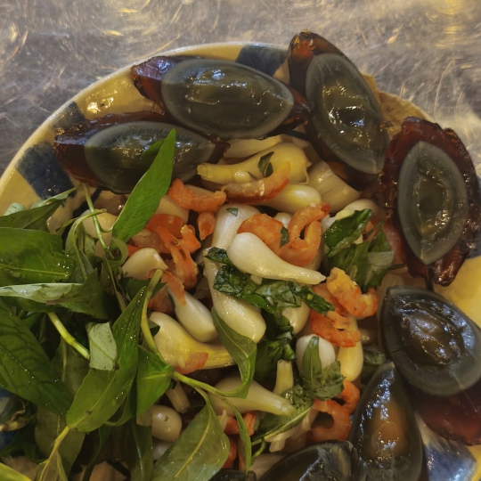 Tôm khô củ kiệu bắc thảo